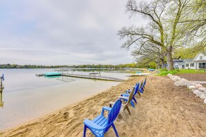 On the beach - Lakefront Burlington Vacation Rental: Dock + Beach (Burlington)