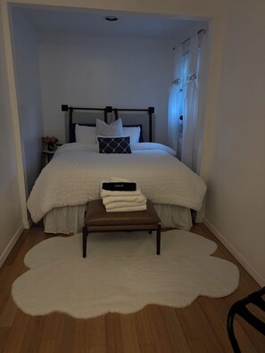 2 bedrooms, desk, iron/ironing board, free WiFi