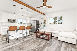 Smart TV - *NEW* Sandtorini - Stargazing - Views - Fast Wi-fi (Yucca Valley)