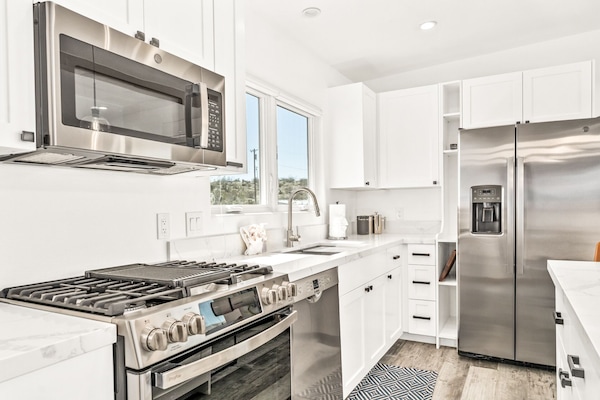 Refrigerador, horno, parrilla de estufa y lavavajillas