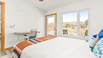 1 bedroom, desk, iron/ironing board, free WiFi