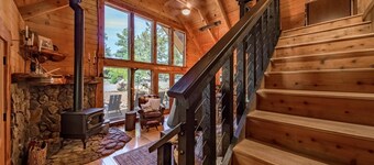 Coco's Creekside Cabin with Hot Tub, Firepit, and AC/Heat in Munds Park!