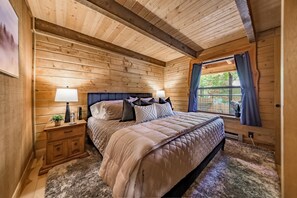 3 habitaciones, escritorio, tabla de planchar con plancha y wifi gratis 