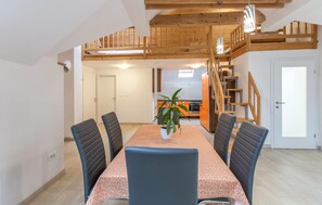 Dining - Gorgeous apartment in Col (Col)