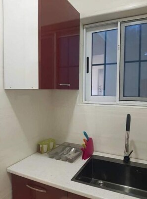 Shower, towels, soap - 1 bedroom apartment central Accra (Greater Accra Region)