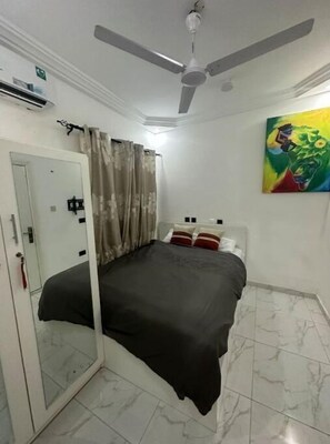 1 Schlafzimmer, Bügeleisen/Bügelbrett, WLAN