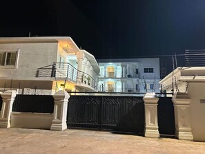 Exterior - Stylish one bedroom apartment near labadi beach (Greater Accra Region)