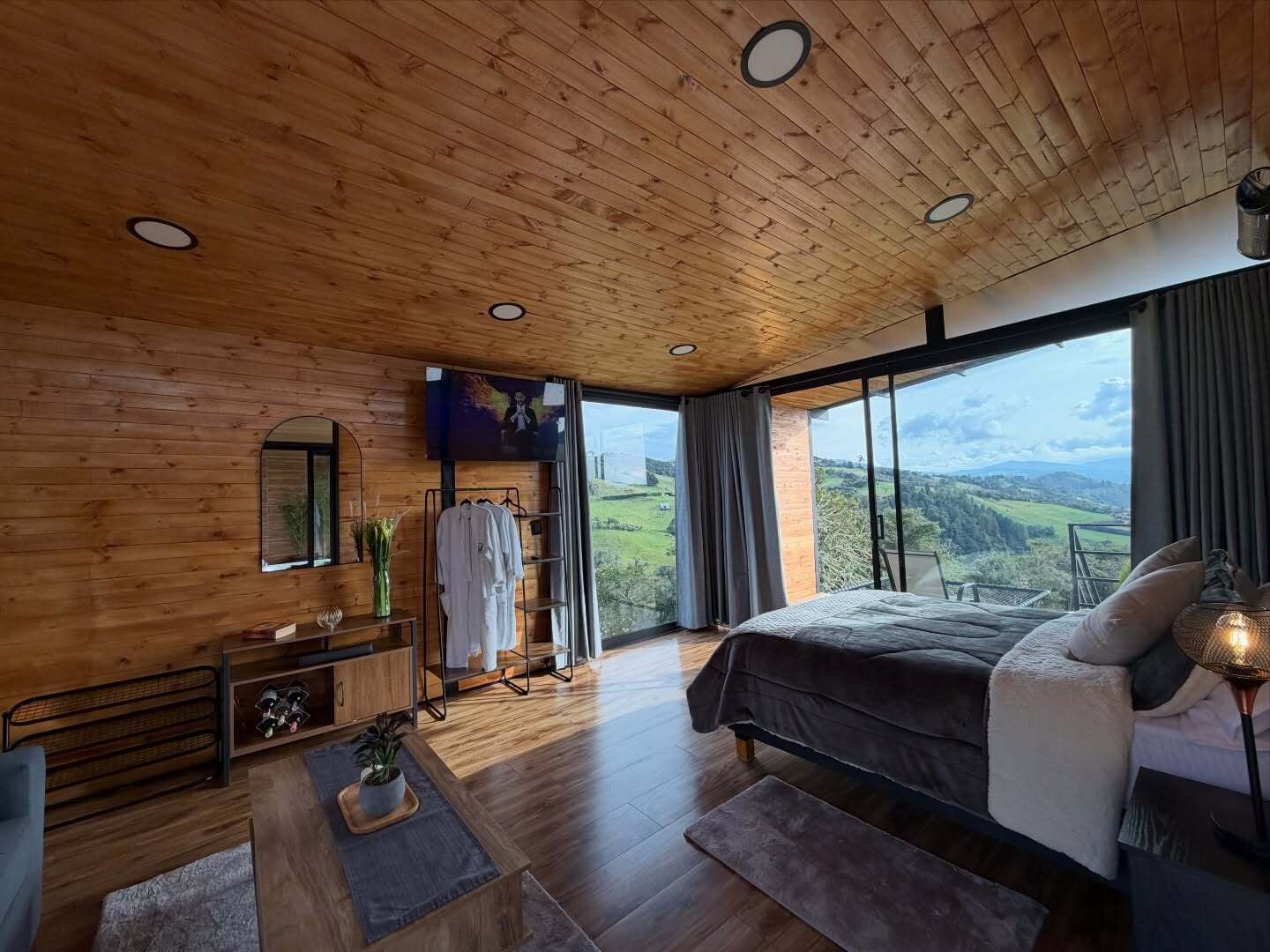 Luksushytte, 1 soverom, privat bad, fjellutsikt | Dundyner, minibar, individuelt dekorert og individuelt innredet