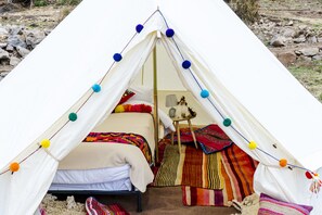 1 bedroom, bed sheets