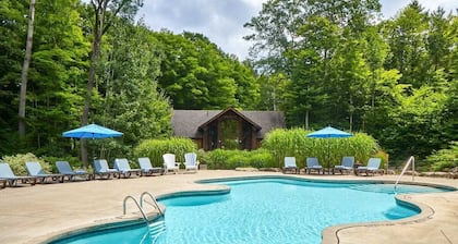 Vacation in Canada this summer! Enjoy it lakeside in Muskoka!