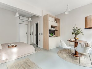 Studio, City View | Living area