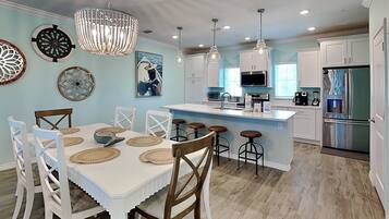 House, Multiple Beds, Hot Tub (#14229) | Dining