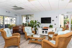 Interior - Unit 301 Comforts of Home Combined with the Beach (Sarasota)