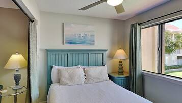 Condo, 1 Queen Bed with Sofa bed, Balcony (#2-204)