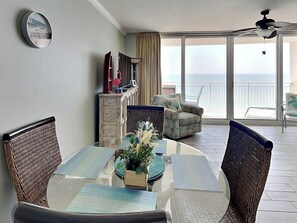 Condo, varias camas, acceso a la alberca, vista al océano (#1333 - No Pets) | Restaurantes