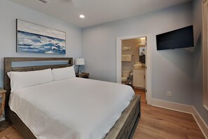 Maison, Plusieurs lits, balcon, vue sur la piscine (#E) | 4 chambres, décor unique, ameublement unique, accès au Wi-Fi (inclus)