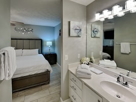 2 habitaciones, decoración personalizada y muebles diferentes 