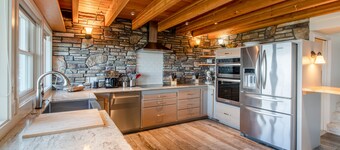 Beachfront, Pet-Friendly, 3 bed, 2 bath, multiple decks, fireplace, big yard, ping pong table.