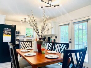 Dining - Newly Remodeled Derby House (Louisville)
