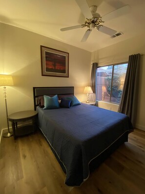 2 soverom, strykejern/-brett, reiseseng for barn og wi-fi (inkludert)