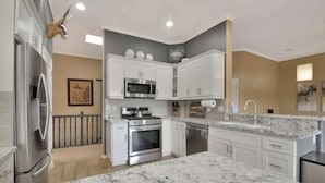 Coffee/tea maker, fridge, microwave, oven - Mountain Retreat | Hot Tub & Fire Pit (Prescott)