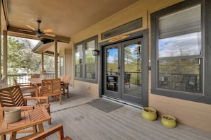 Outdoor dining - *Stone Mountain Retreat* (Prescott)