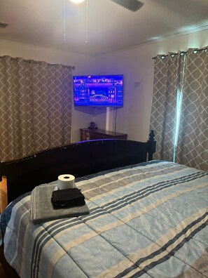 5 Schlafzimmer, Schreibtisch, kostenloses WLAN, Bettwäsche