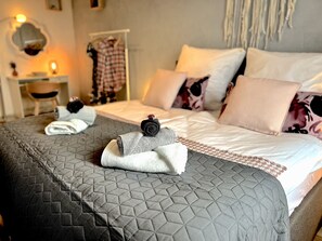 1 室のベッドルーム、WiFi、ベッドシーツ