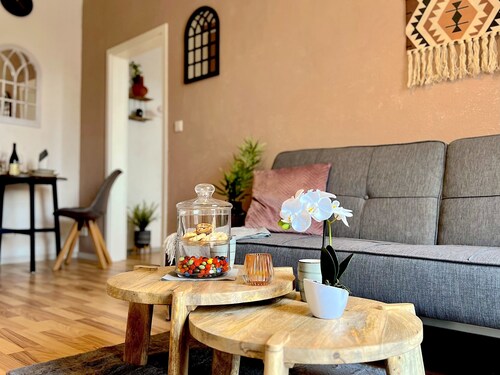 Gemütliche  FeWo mit Terrasse • Netflix • Parkplatz • Weinbergeblick