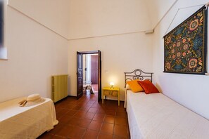 7 bedrooms, iron/ironing board, WiFi