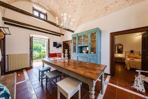 7 Schlafzimmer, Bügeleisen/Bügelbrett, WLAN