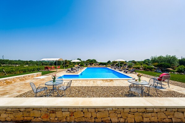 Pool - Large historic Masseria with large private swimming pool (Alberobello)