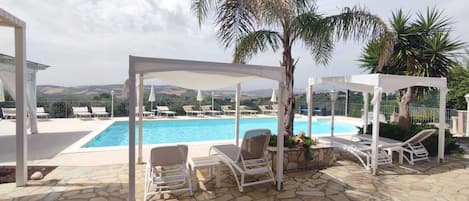 Piscine extérieure, piscine chauffée