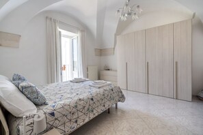 2 chambres, fer et planche Ă repasser, accĂšs Ă Internet, literie fournie