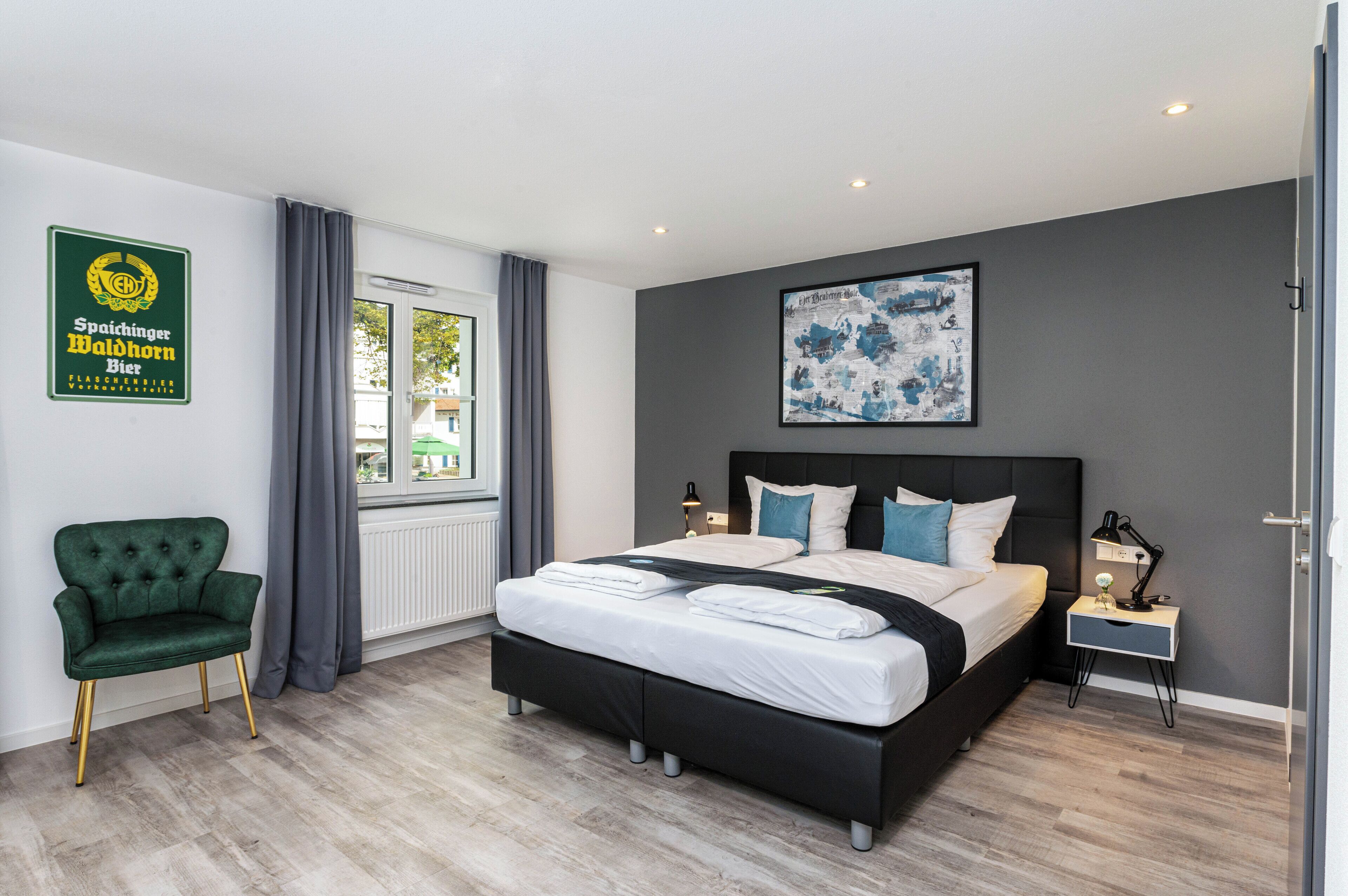 Standard-Doppelzimmer | Kostenlose Minibar, Schreibtisch, laptopgeeigneter Arbeitsplatz