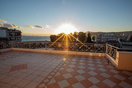 Terrazza/patio. My Nafpaktos Bliss Resort