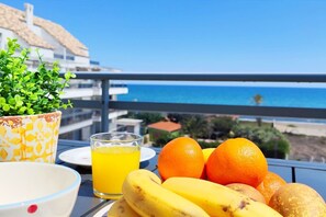 Outdoor dining - Apartament Jardines de Deveses by DENIA COSTA (Dénia)