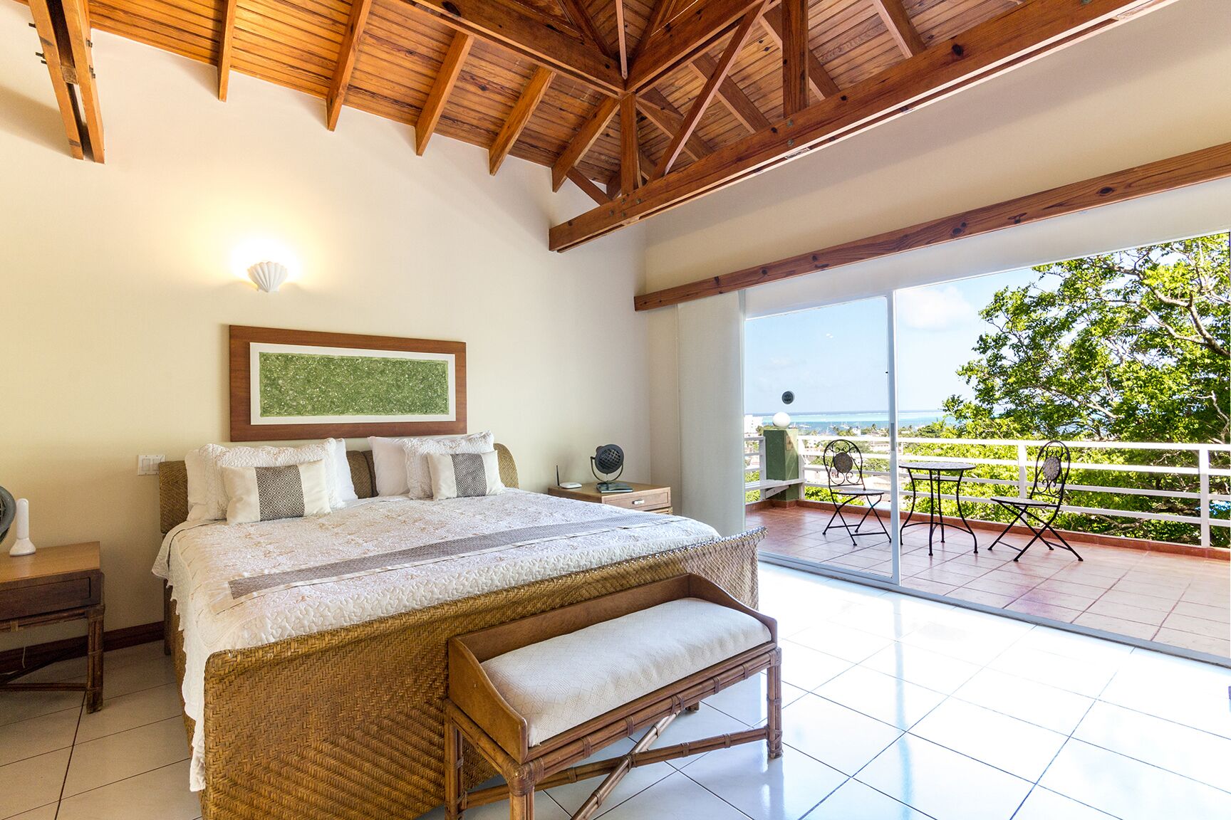 5 bedrooms, in-room safe, travel cot, free WiFi