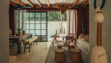 Deluxe Villa | Living area