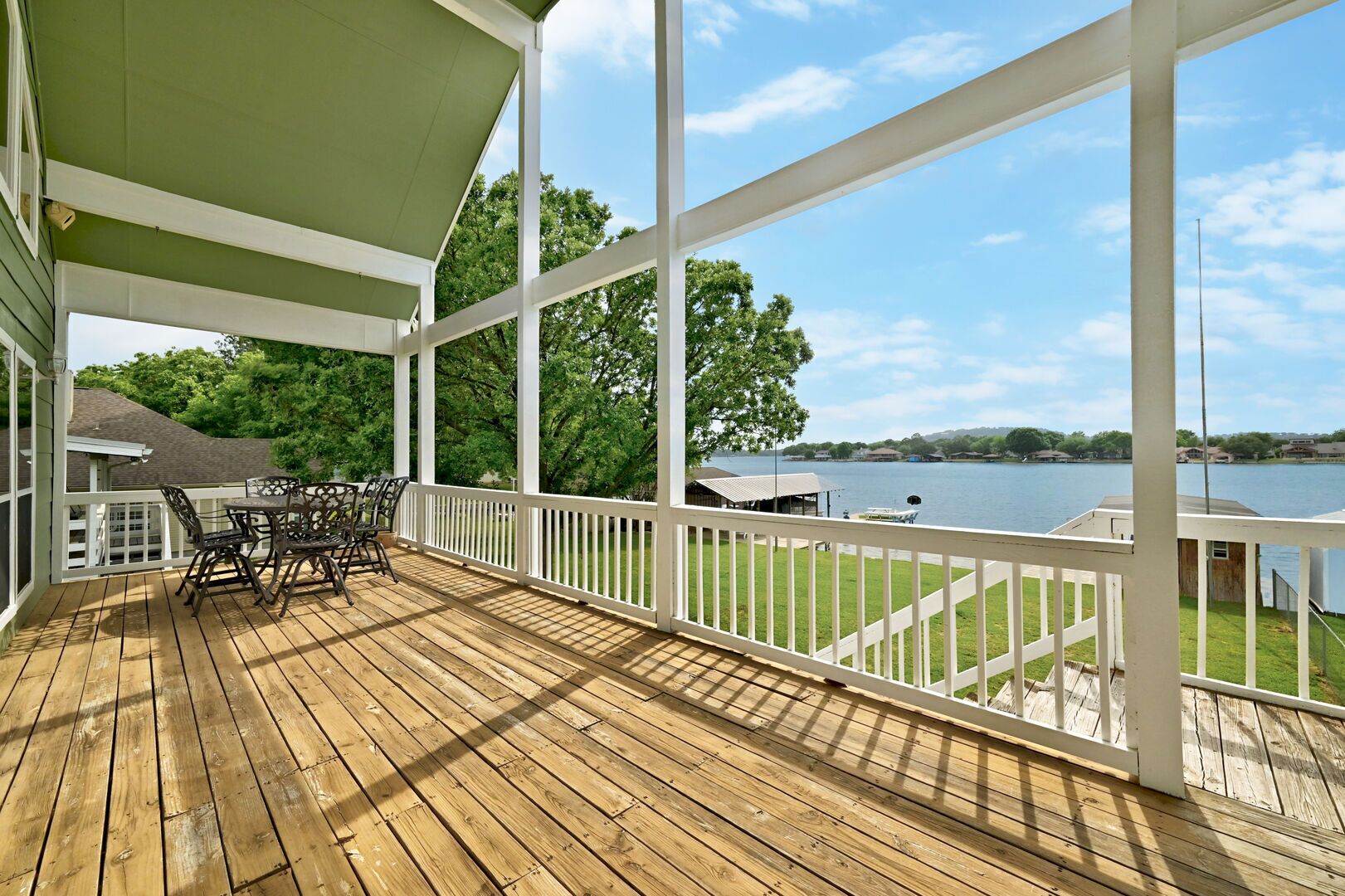 Sunset Cottage, feels like home on the Lake