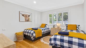 Family House, 3 Bedrooms, Non Smoking, Garden View | 3 bedrooms, iron/ironing board, travel crib, free WiFi