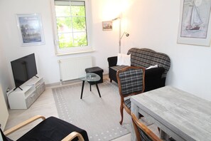 TV - Jan Dollart 1 - Gemütliche Ferienwohnung mit Hund in Bester Lage von Greetsiel! (Krummhörn)