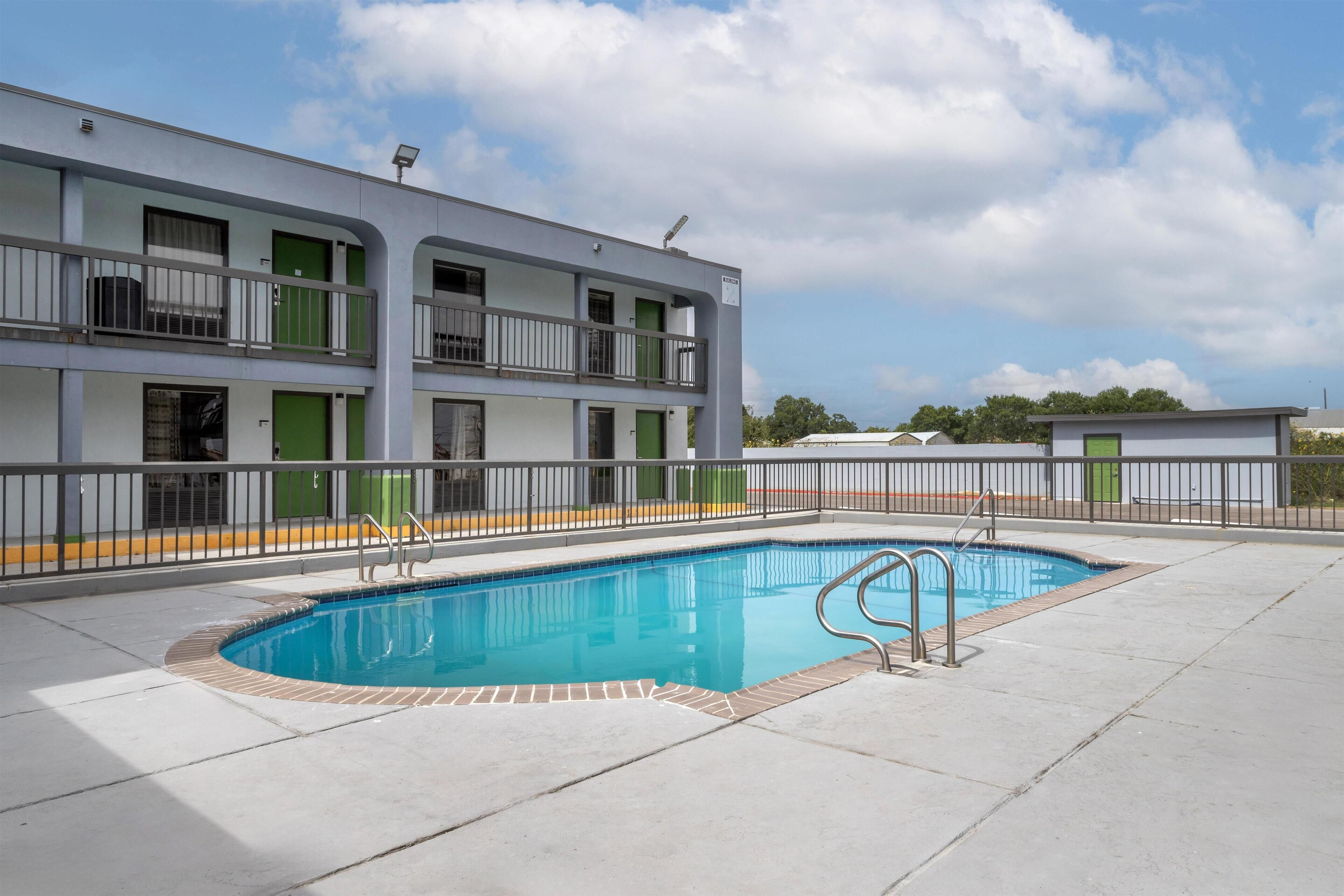 Außenpool (je nach Saison geöffnet)