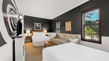 Suite, 2 camas matrimoniales, para no fumadores | Escritorio, cortinas blackout y tabla de planchar con plancha