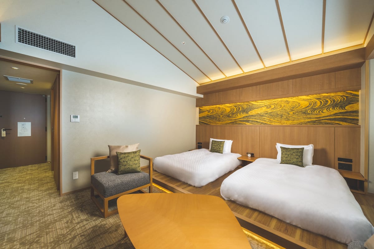 Ropa de cama de alta calidad y minibar