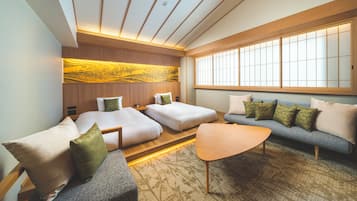 KAYA Signature Deluxe Twin | Premium bedding, minibar, in-room safe, soundproofing