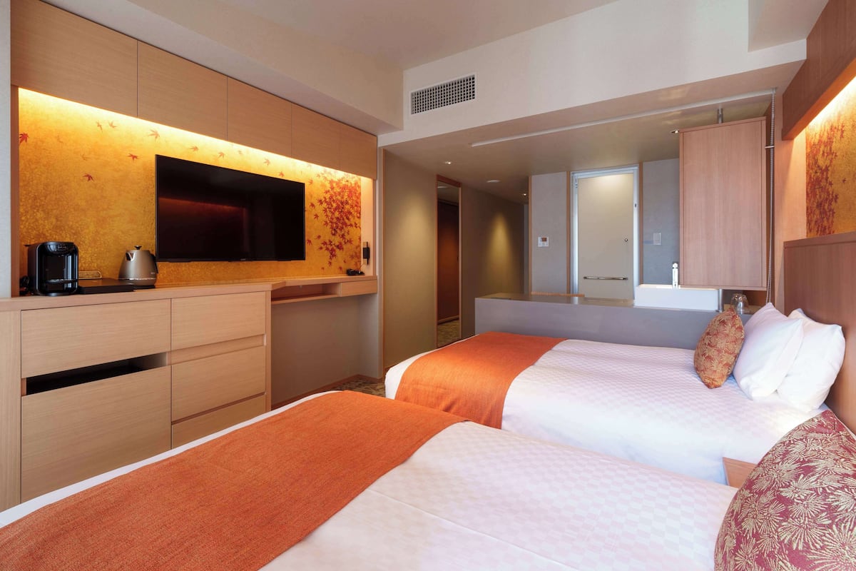 Ropa de cama de alta calidad y minibar