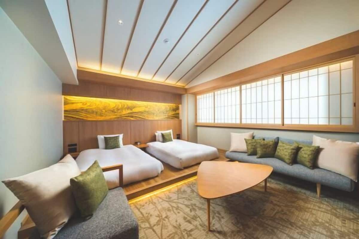 Premium bedding, minibar, in-room safe, soundproofing