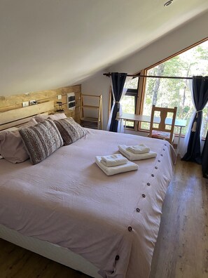 Economy Double Room | Individually decorated, desk, laptop workspace, iron/ironing board