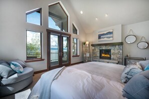 4 bedrooms, desk, iron/ironing board, free WiFi